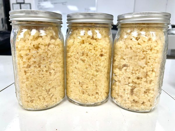 THCA sugar crumble concentrate in glass jars for bulk wholesale